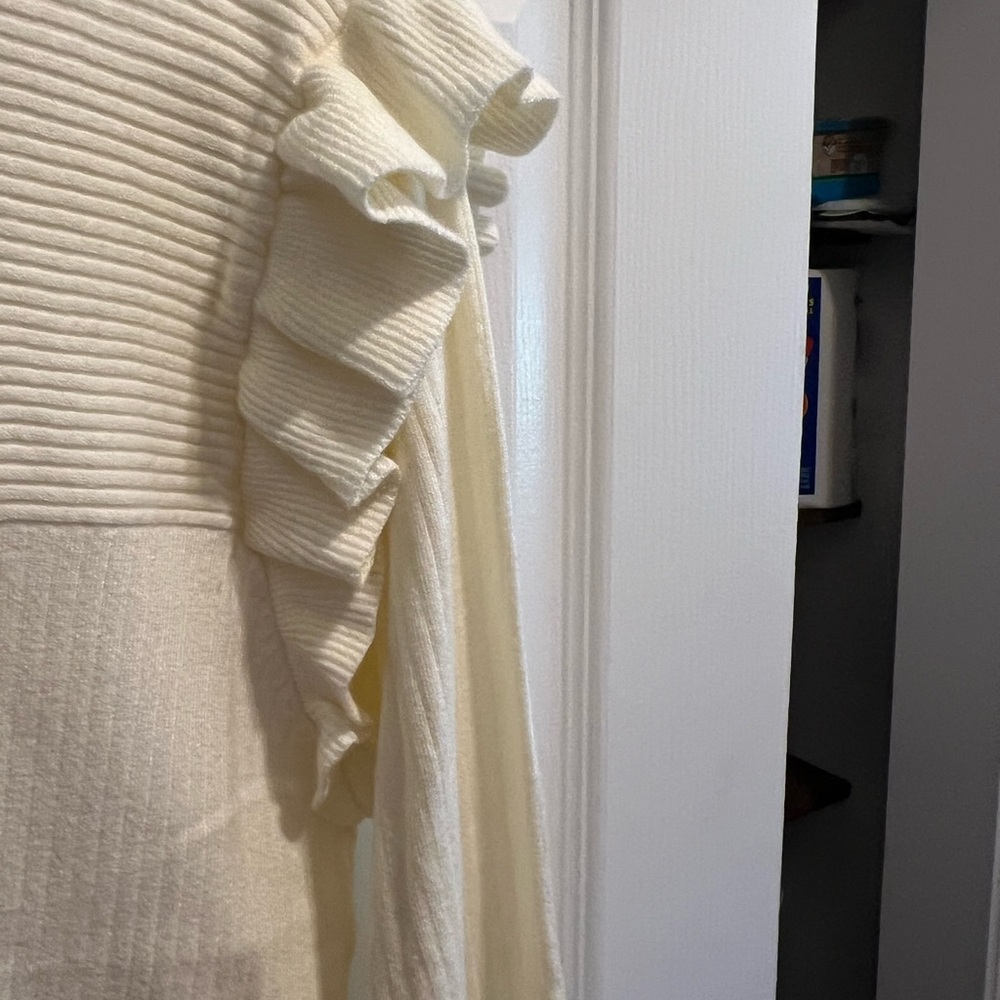 Mint Cream Ruffled Blouse - Picture 4 of 5